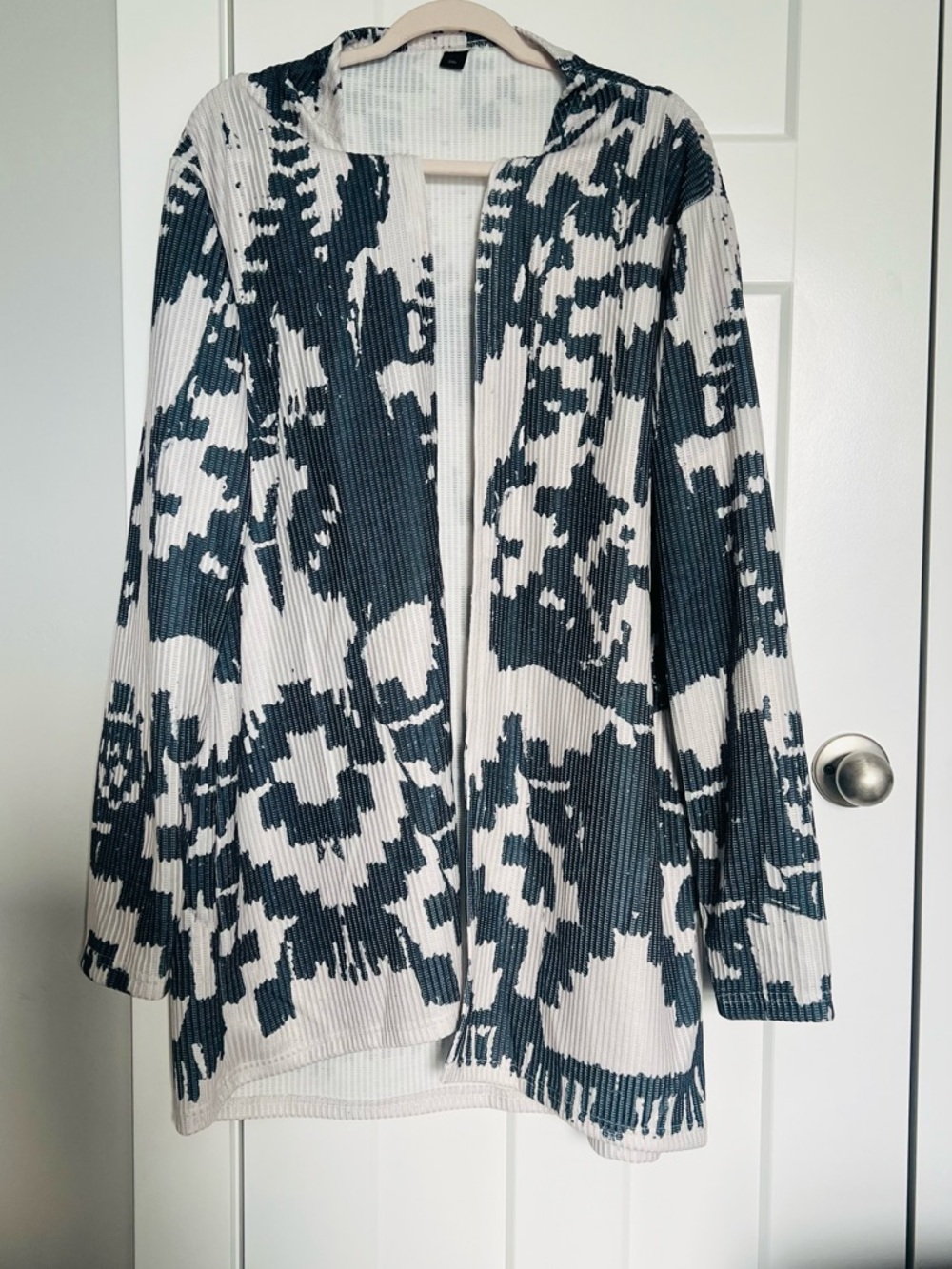 Black & Cream Ribbed Open-Front Sweater Cardigan - Women